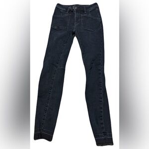 (We The Free - Free People) Mid Rise Charcoal Skinny Jeans: Size 25